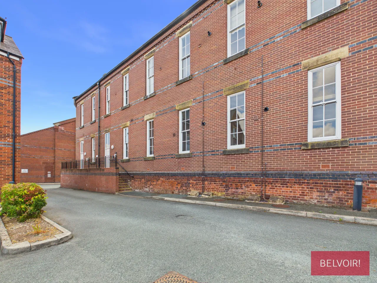 2 bed flat for sale — Corunna Court, Wrexham, LL13
