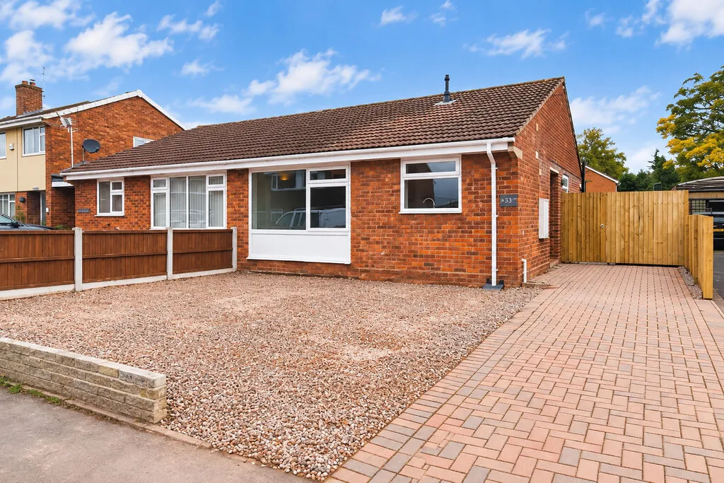 2 bed house for sale, Windsor Drive, Market Drayton