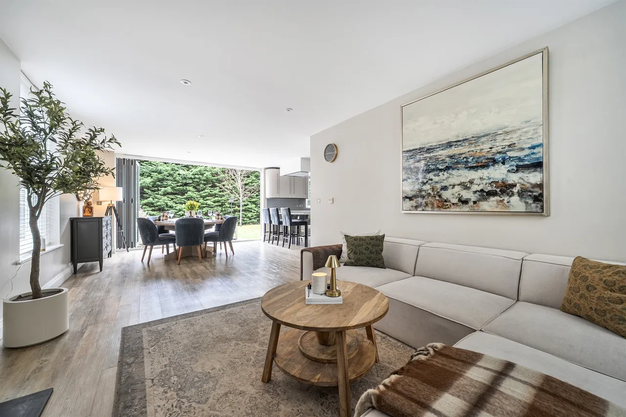 Crawley Down Road, Felbridge, East Grinstead, photo 6
