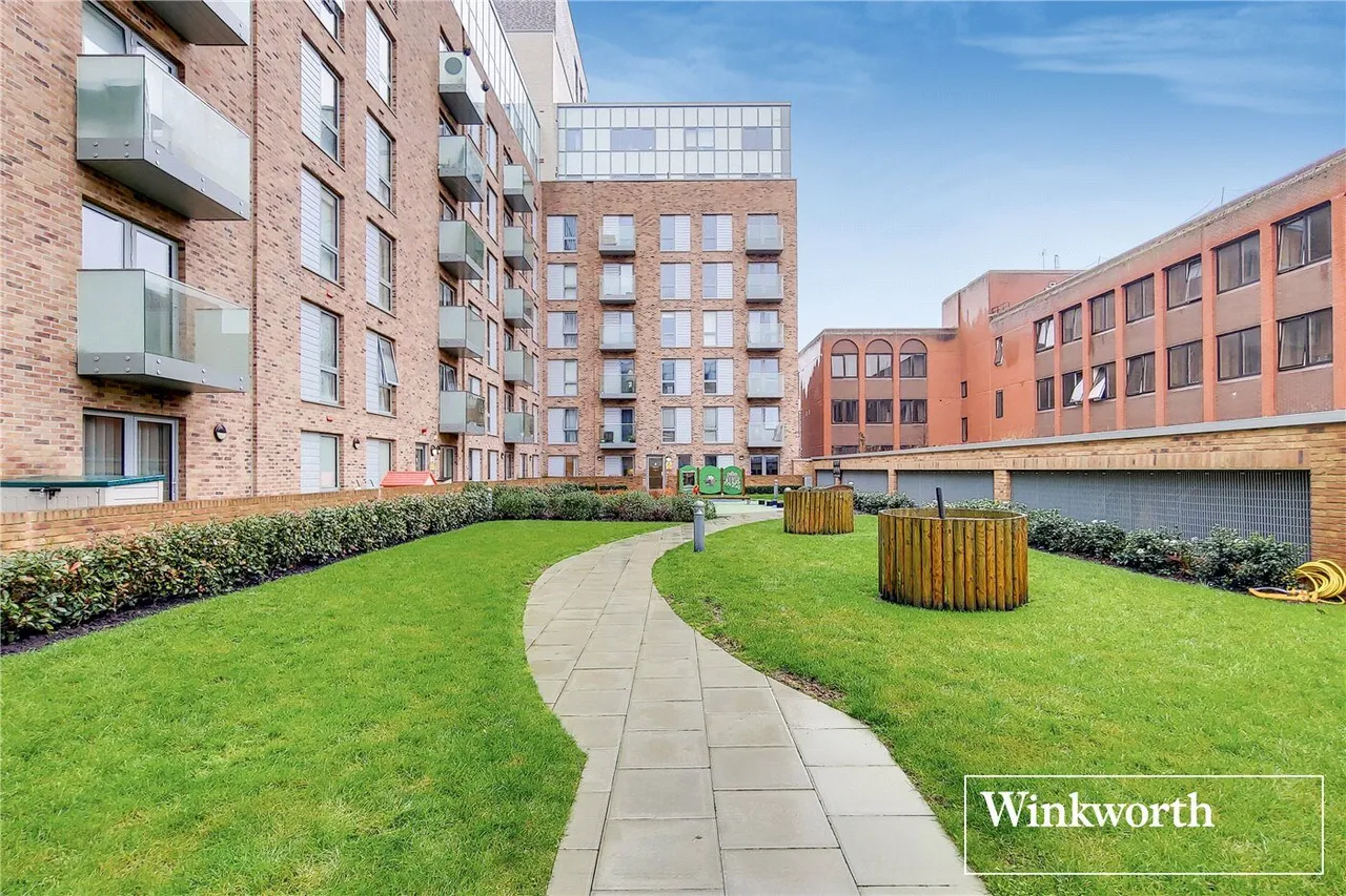 Brook Road, Borehamwood, WD6, photo 2