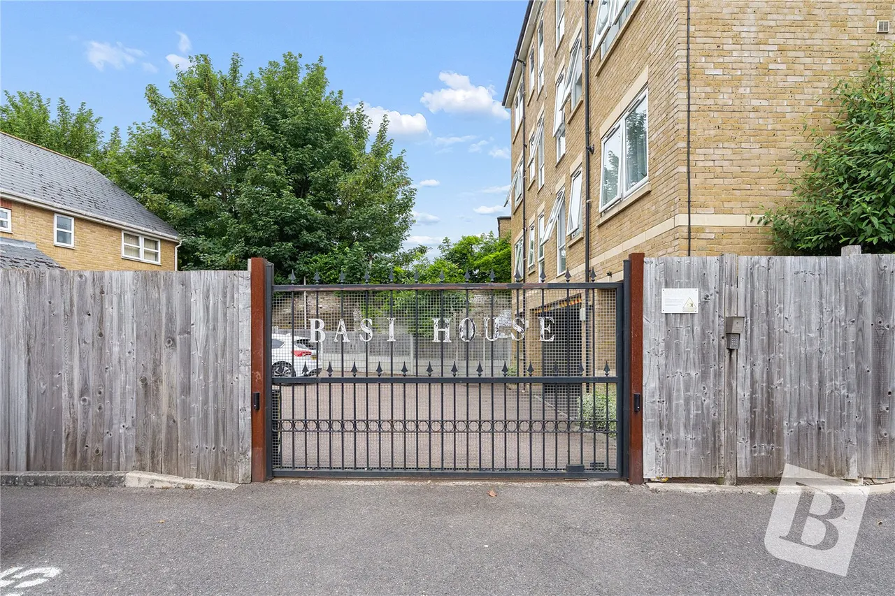Wrotham Road, Gravesend, Kent, DA11, photo 6