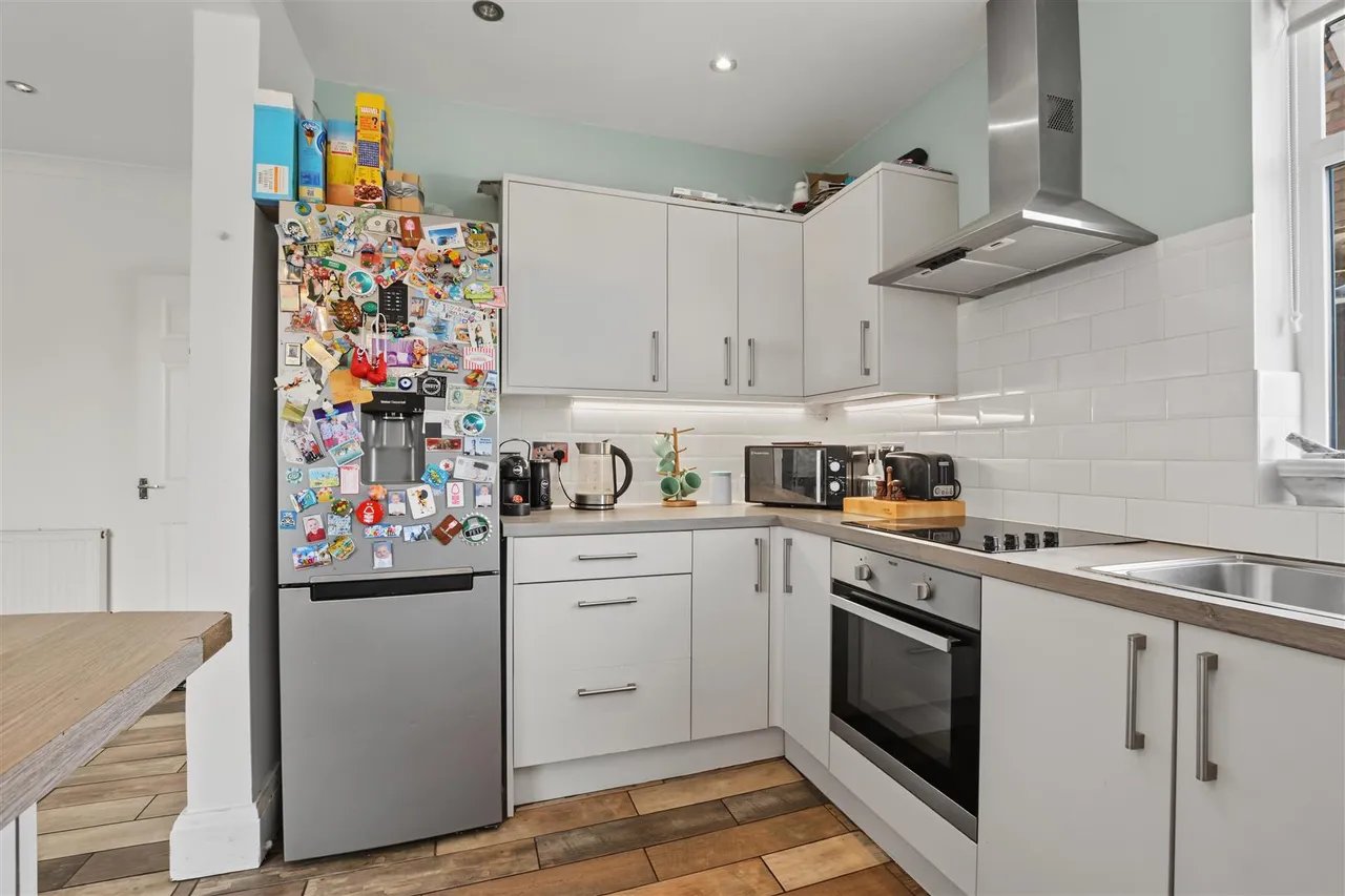 Rose Grove, Beeston, NG9, photo 10