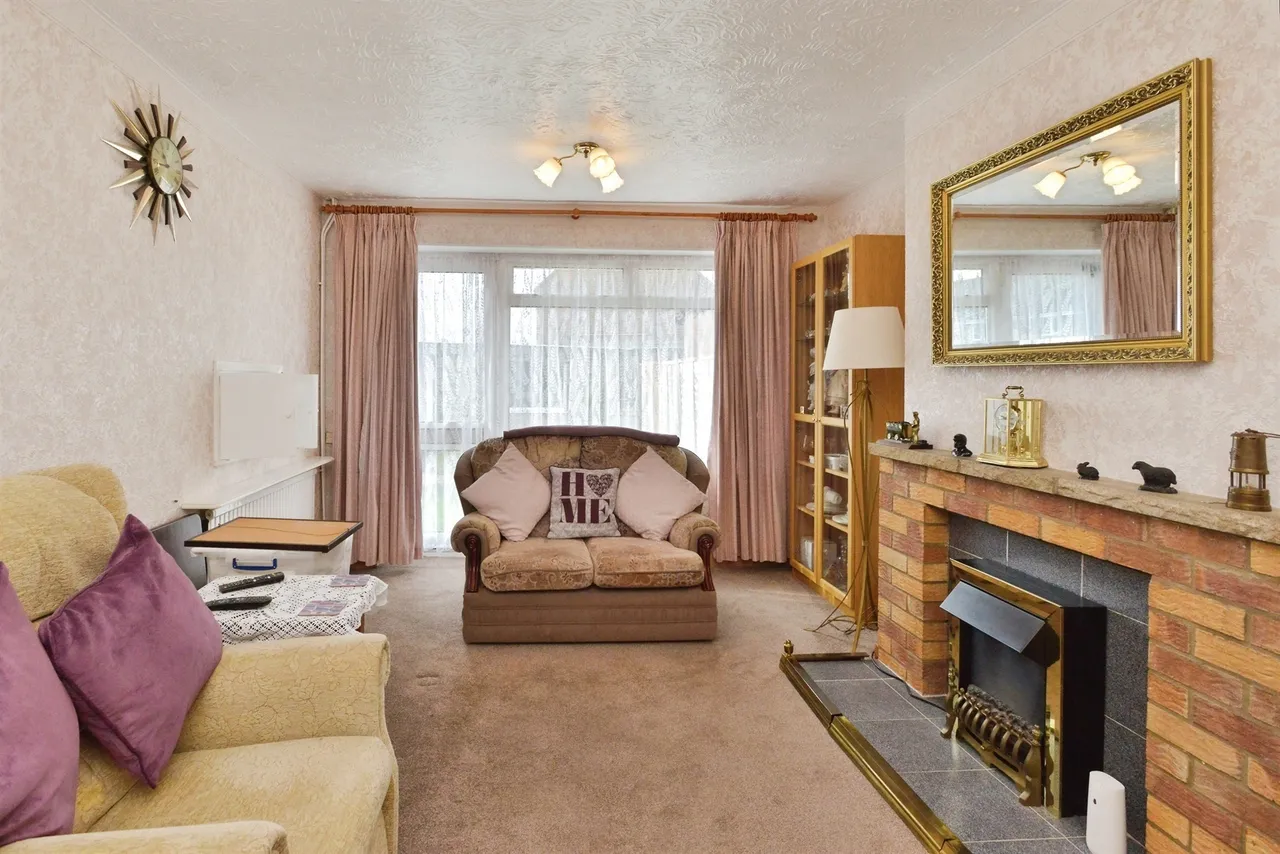 High View, Deanshanger, MK19, photo 3