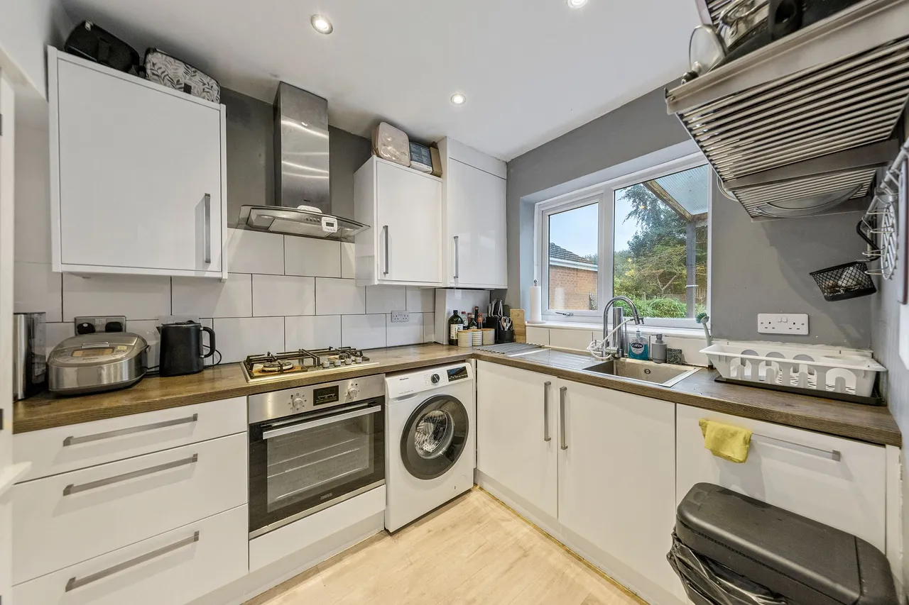 Cliftonville Road, Woolston, Warrington, Warrington, WA1 4BJ, photo 3