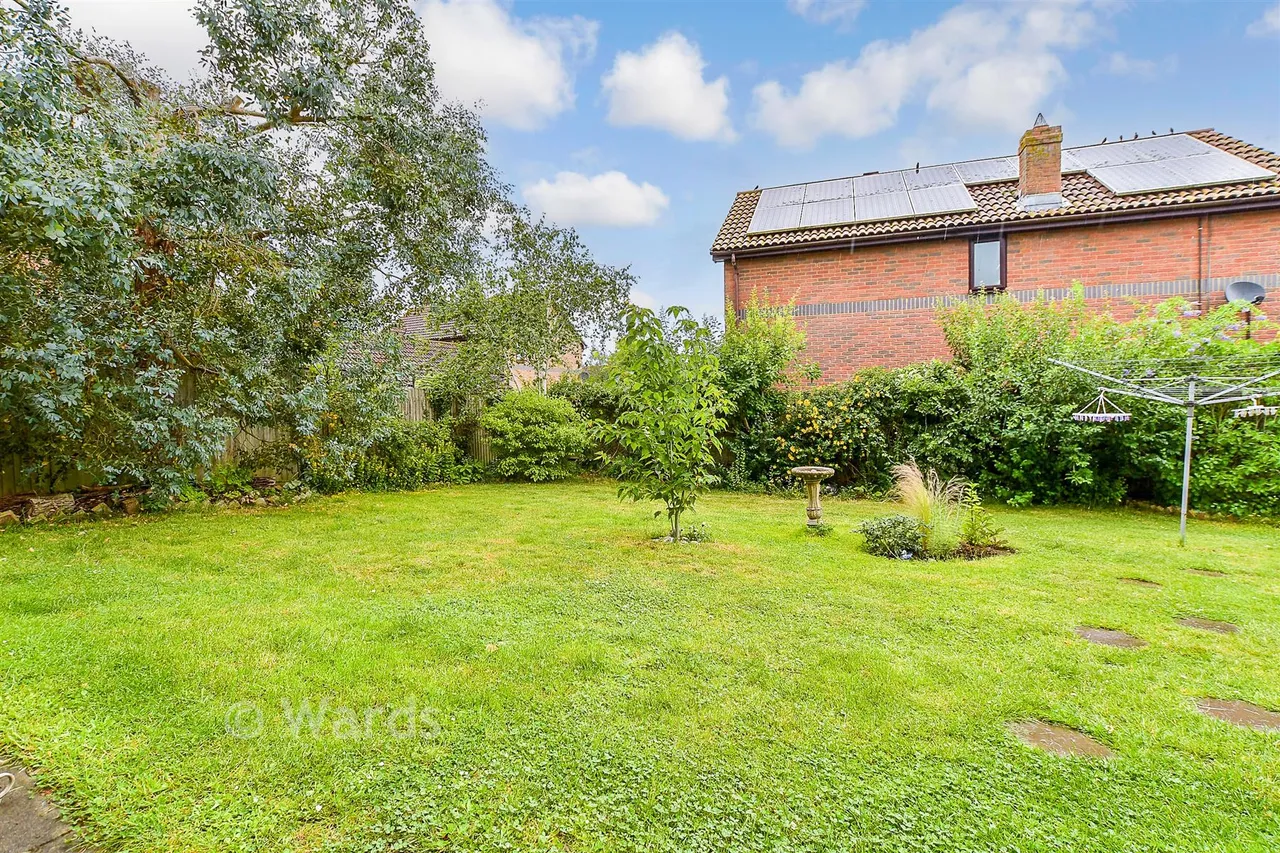 Siskin Gardens, Paddock Wood, TN12, photo 16