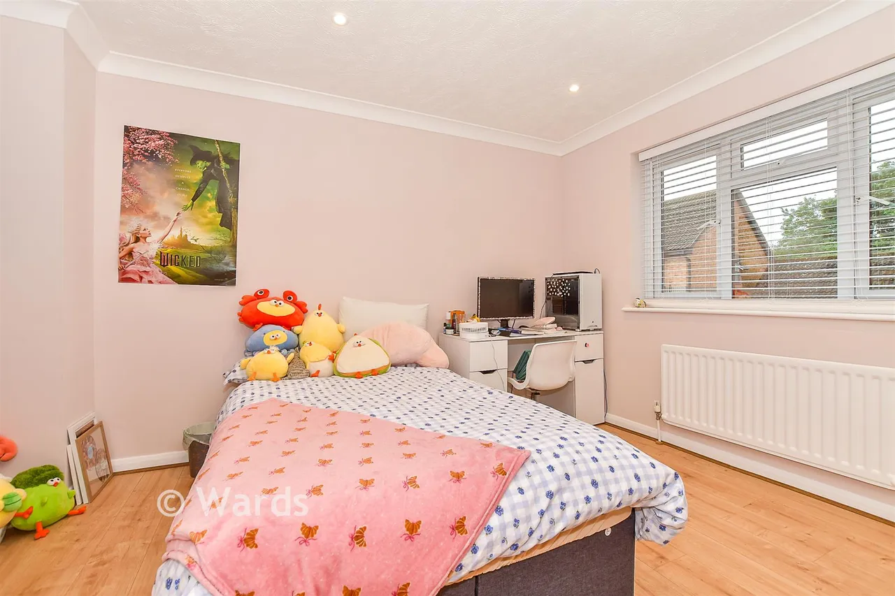 Siskin Gardens, Paddock Wood, TN12, photo 9