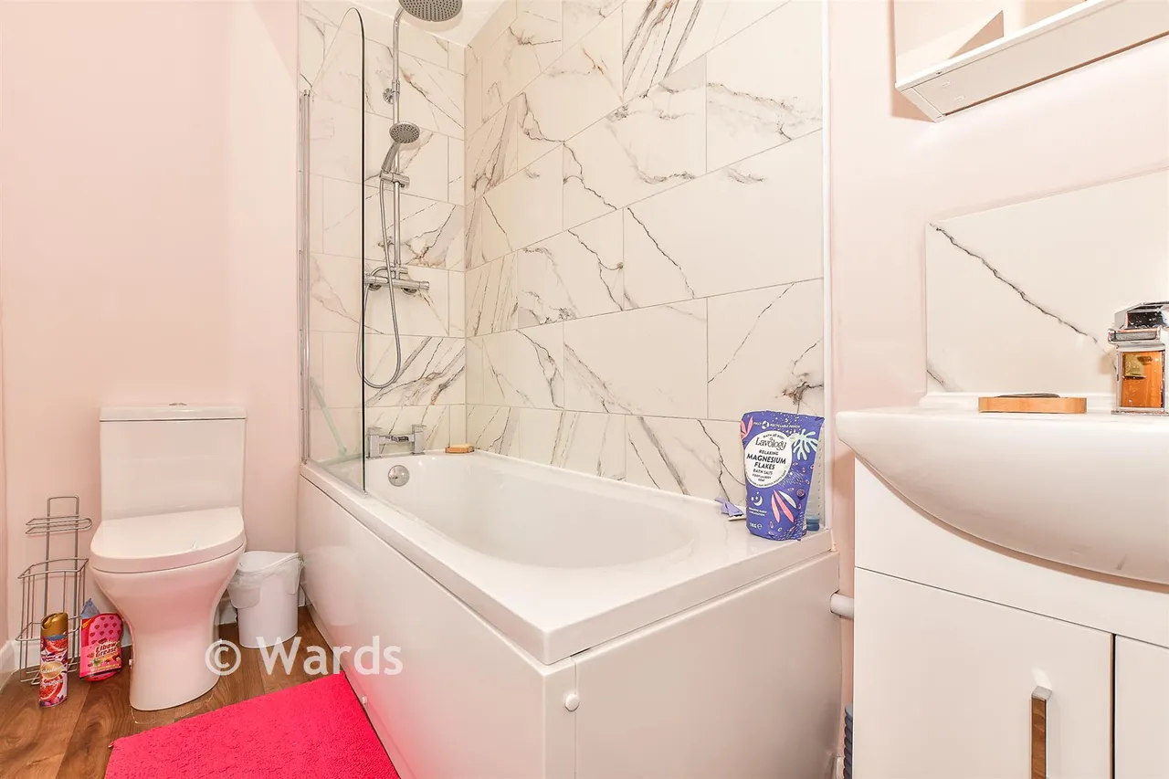 Siskin Gardens, Paddock Wood, TN12, photo 14