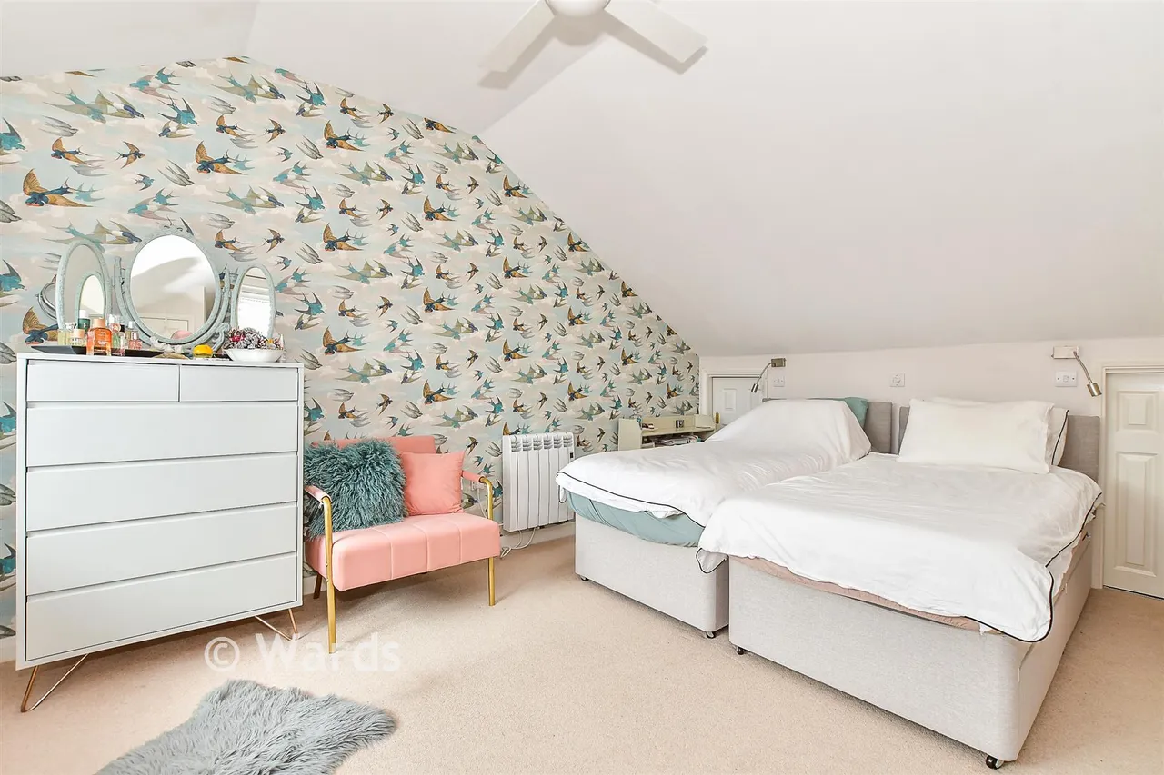 Siskin Gardens, Paddock Wood, TN12, photo 7