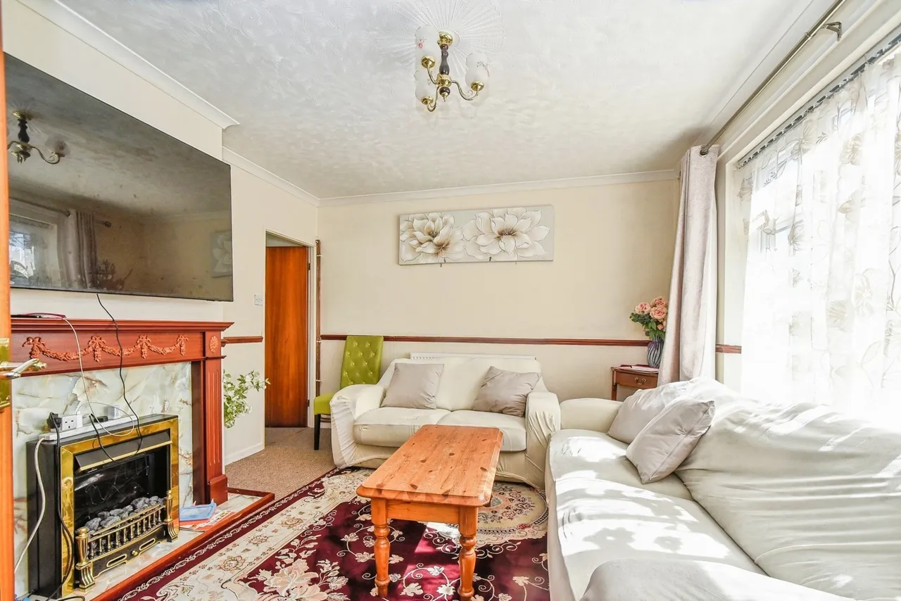 Durnford Road, Swindon, Wiltshire, SN2, photo 4