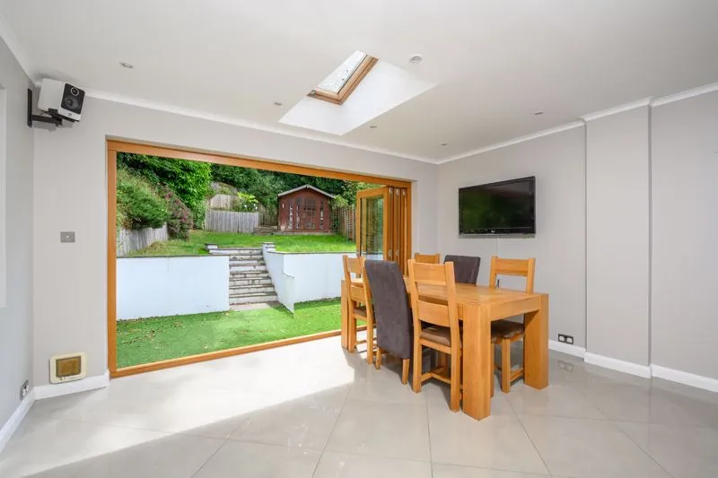 Rowtown Row Town, Addlestone KT15 1EY, photo 4