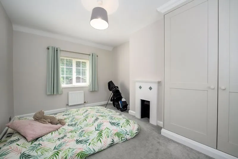 Rowtown Row Town, Addlestone KT15 1EY, photo 6
