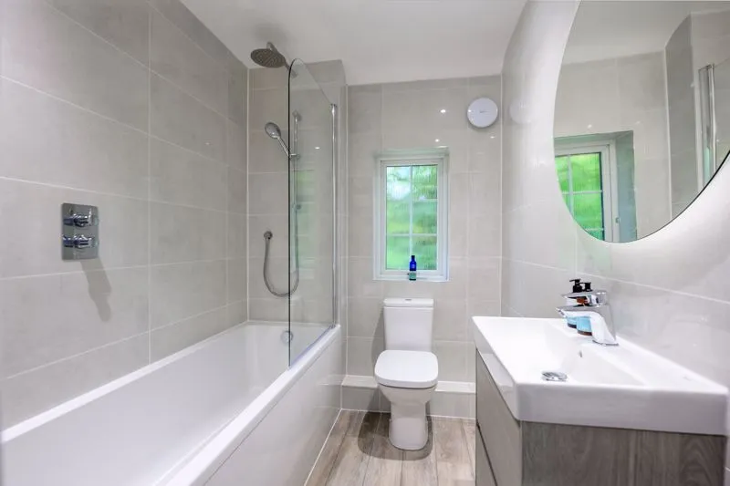 Rowtown Row Town, Addlestone KT15 1EY, photo 7