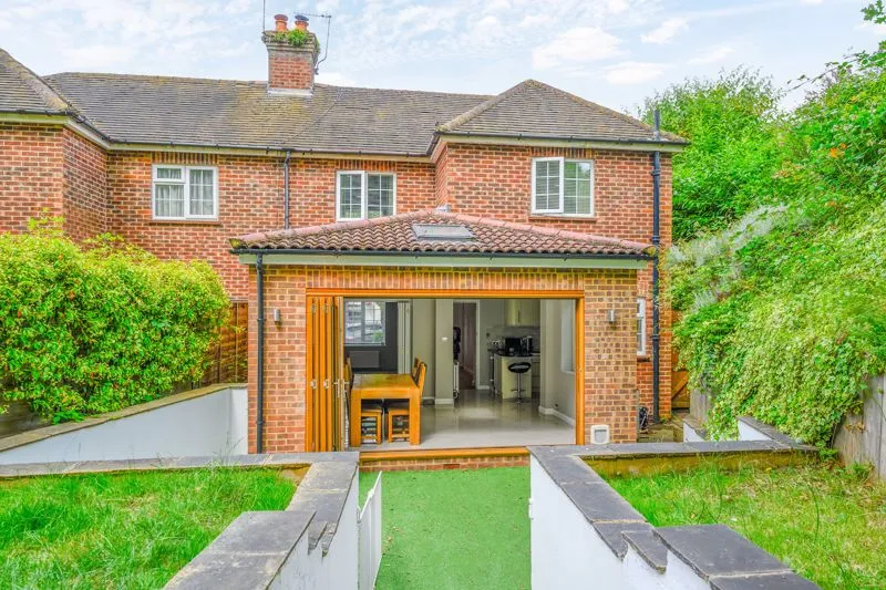 Rowtown Row Town, Addlestone KT15 1EY, photo 13