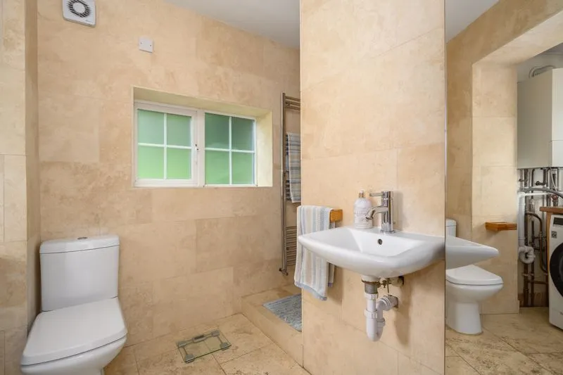 Rowtown Row Town, Addlestone KT15 1EY, photo 8