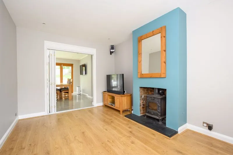 Rowtown Row Town, Addlestone KT15 1EY, photo 3