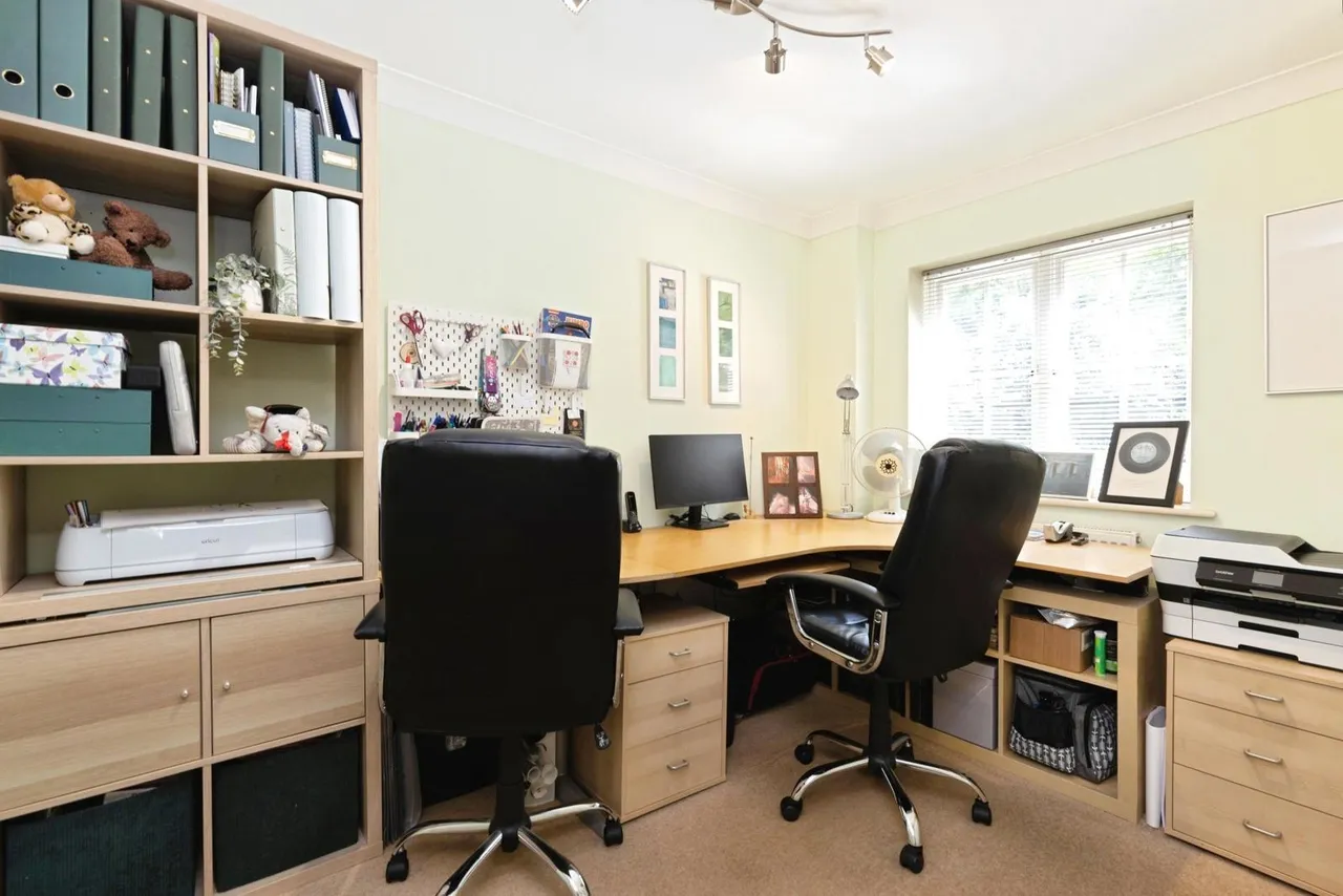 Autumn Rise, The. Wheatridge, Gloucester, Gloucestershire, GL4, photo 10