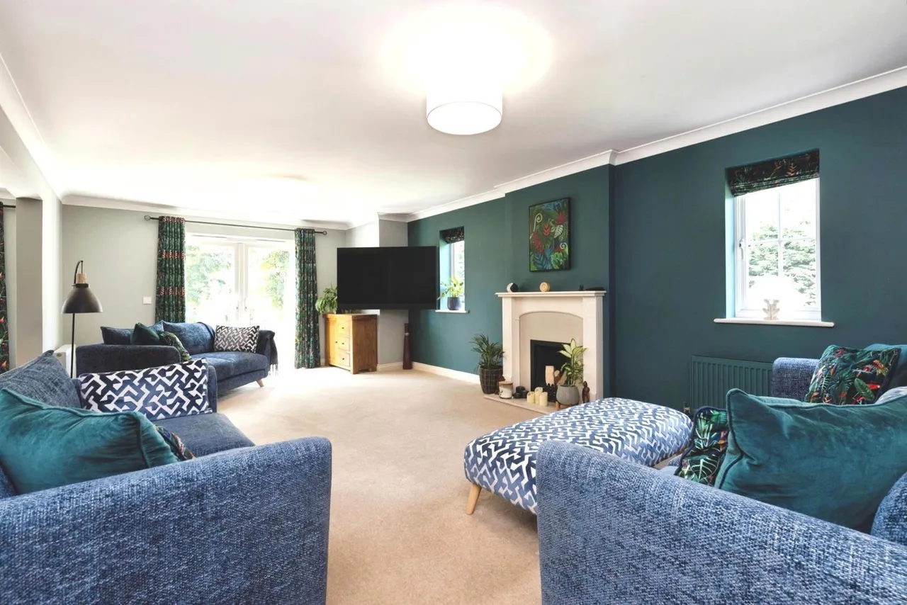 Autumn Rise, The. Wheatridge, Gloucester, Gloucestershire, GL4, photo 9
