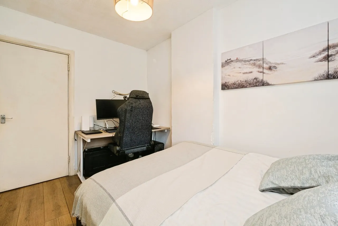 Sutton Road, Barking, London, IG11, photo 15