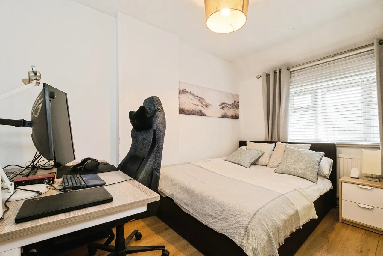 Sutton Road, Barking, London, IG11, photo 14