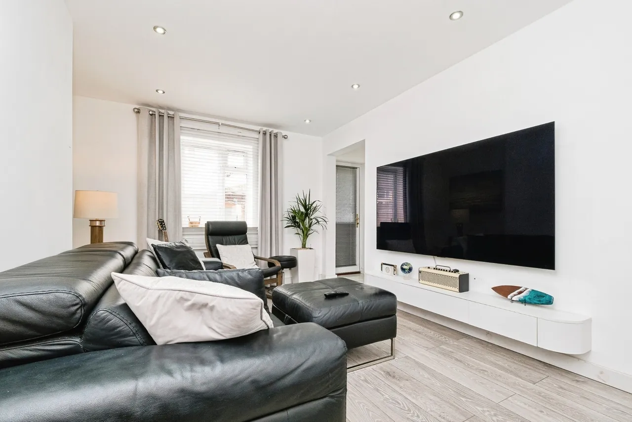 Sutton Road, Barking, London, IG11, photo 6