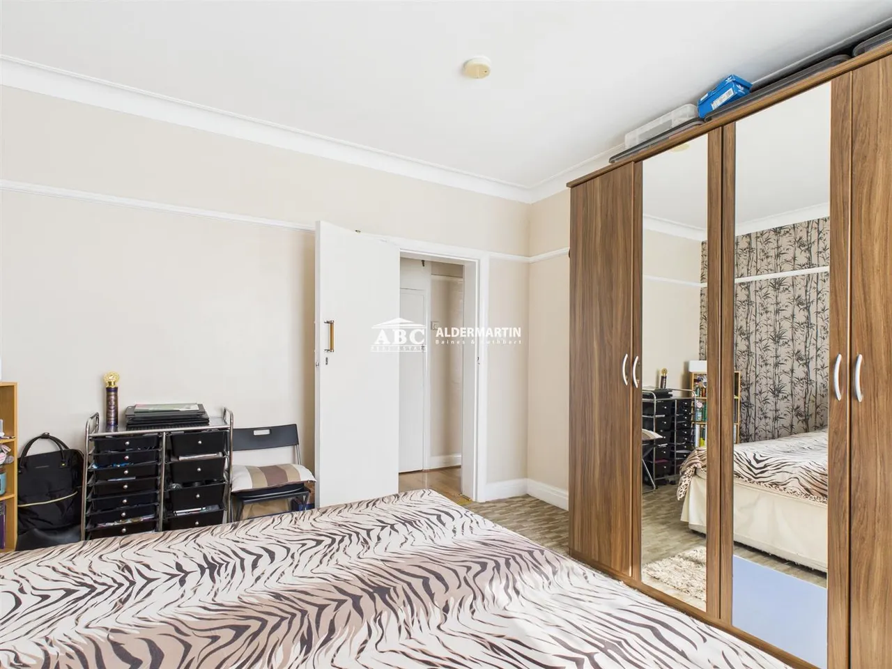 Orchard Court, Stonegrove Road, Edgware, photo 6