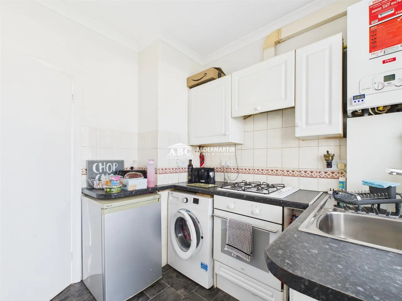 Orchard Court, Stonegrove Road, Edgware, photo 7