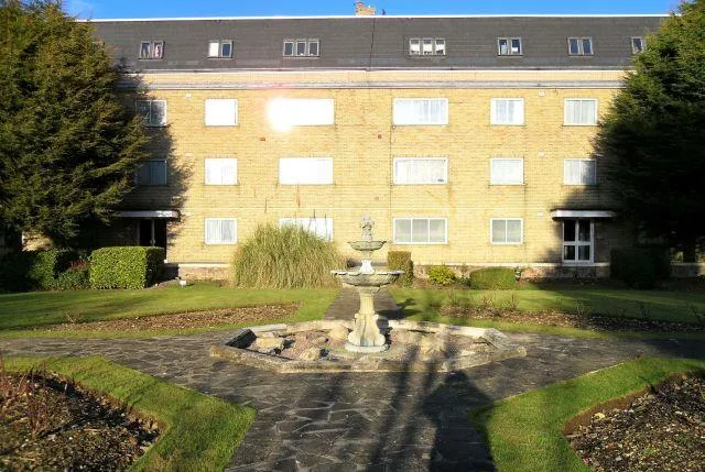 2 bed flat for sale — Orchard Court, Stonegrove Road, Edgware