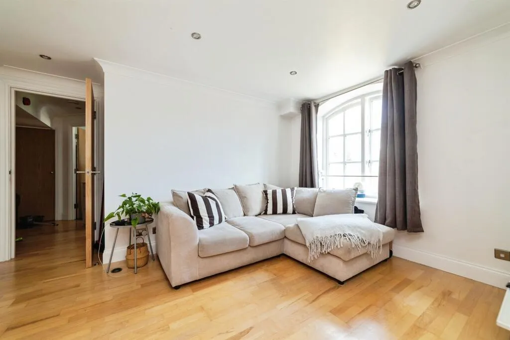 North Road, Hertford, SG14, photo 6