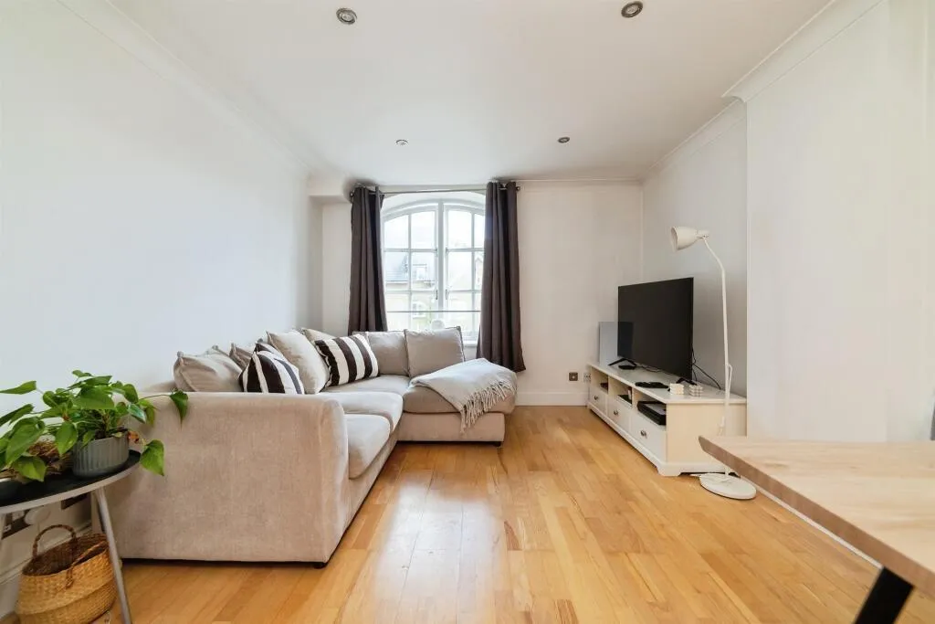 North Road, Hertford, SG14, photo 5