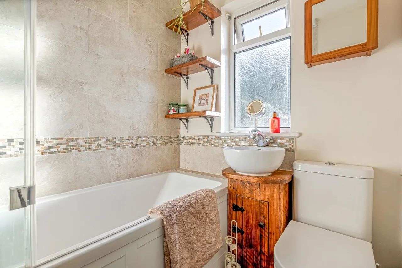 Kew Drive, Wigston, LE18, photo 10