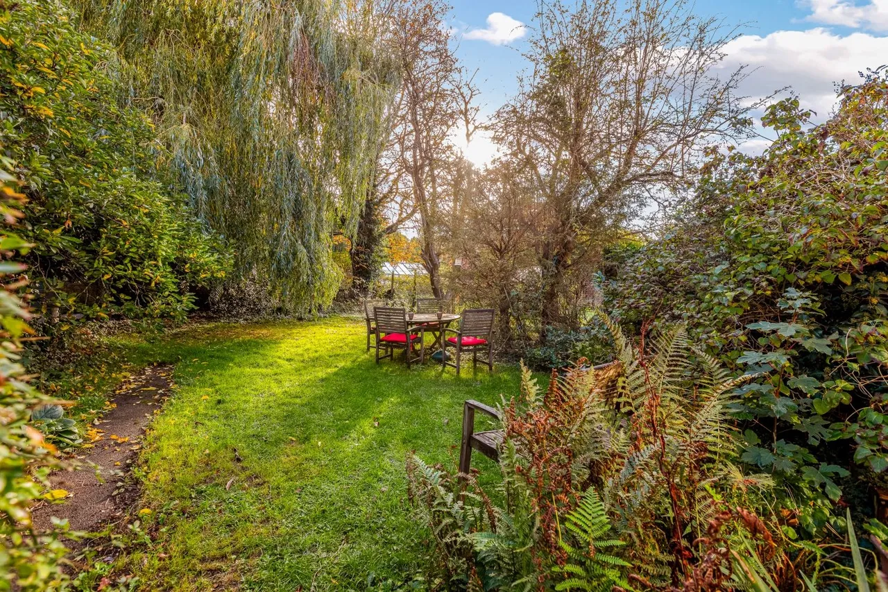 Kew Drive, Wigston, LE18, photo 13