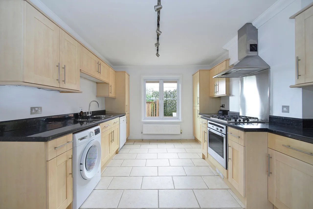 1 bed flat for sale, The Common, Cranleigh, GU6