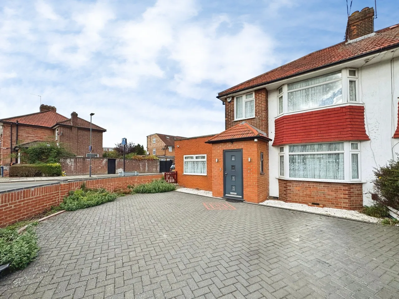 4 bed house for sale, Greencourt Avenue, Edgware, HA8