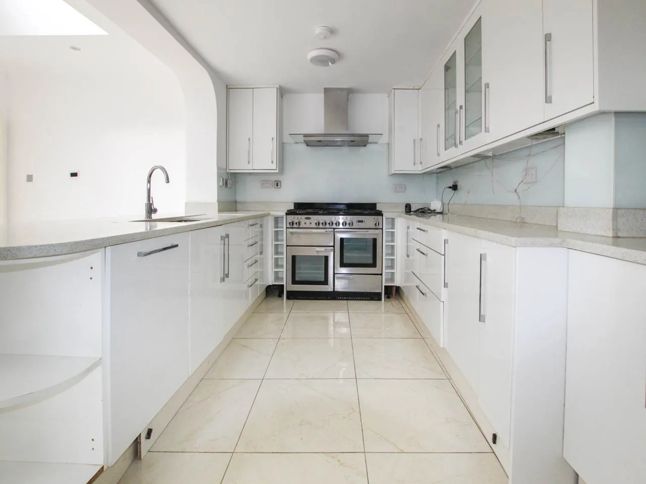 Stour Avenue, Southall, UB2, photo 2