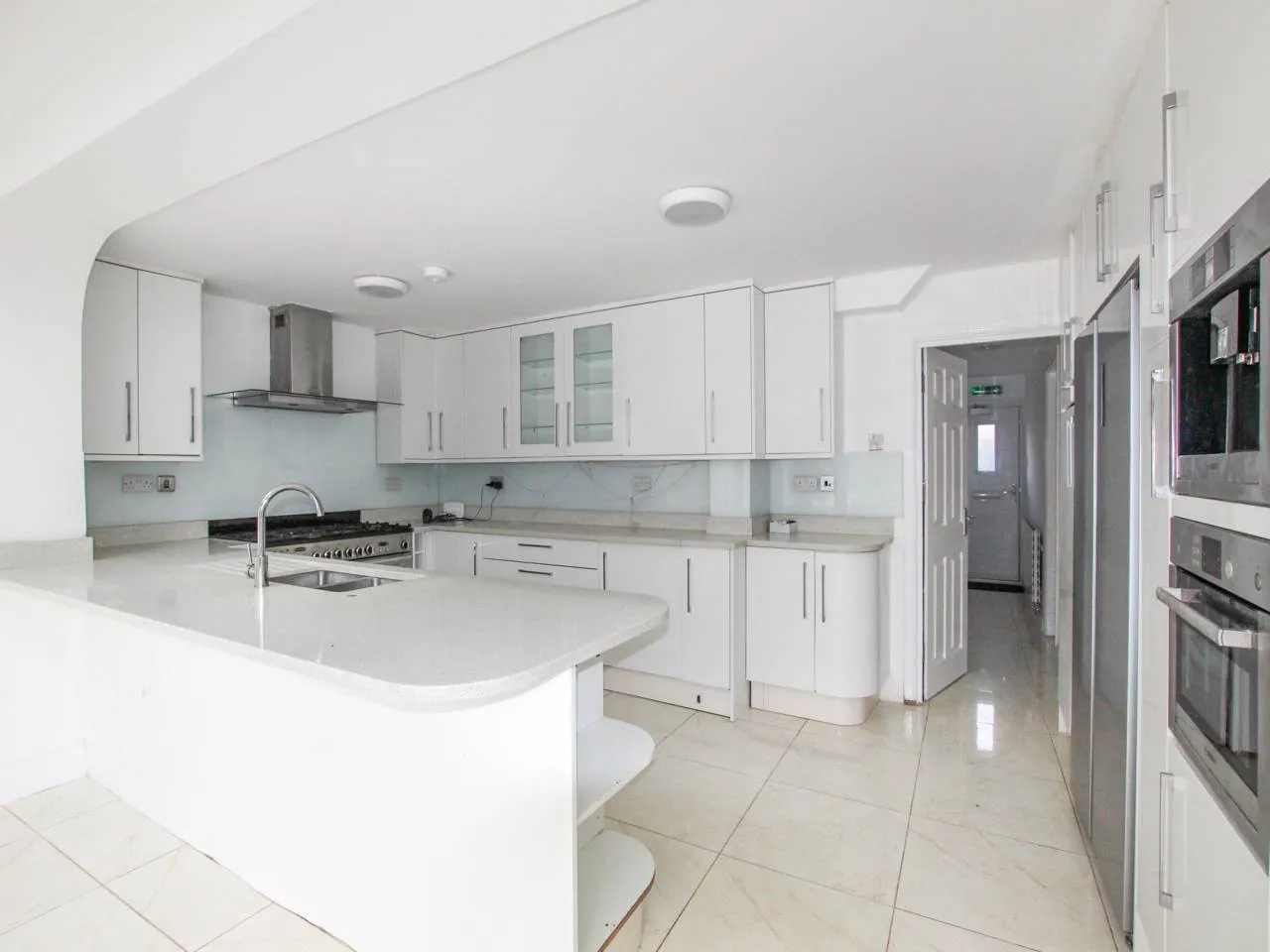 2 bed flat to rent, Stour Avenue, Southall, UB2