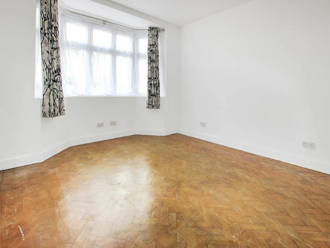 Stour Avenue, Southall, UB2, photo 11
