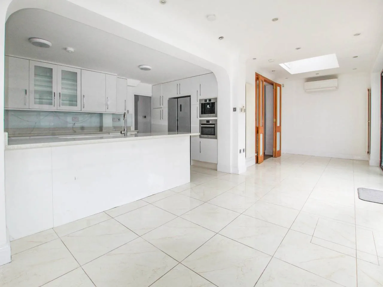 Stour Avenue, Southall, UB2, photo 3