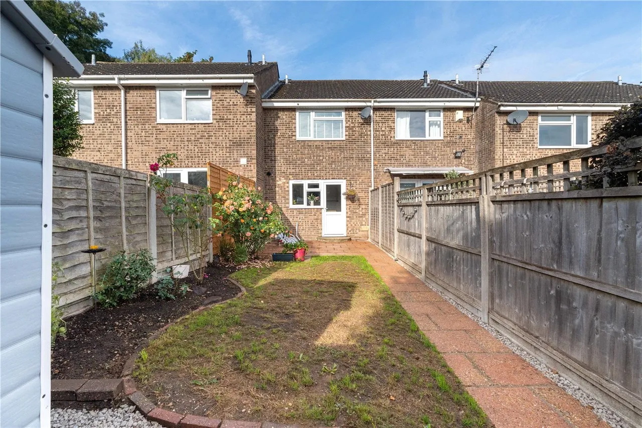 Cockerell Close, Merley, Wimborne, Dorset, BH21, photo 2