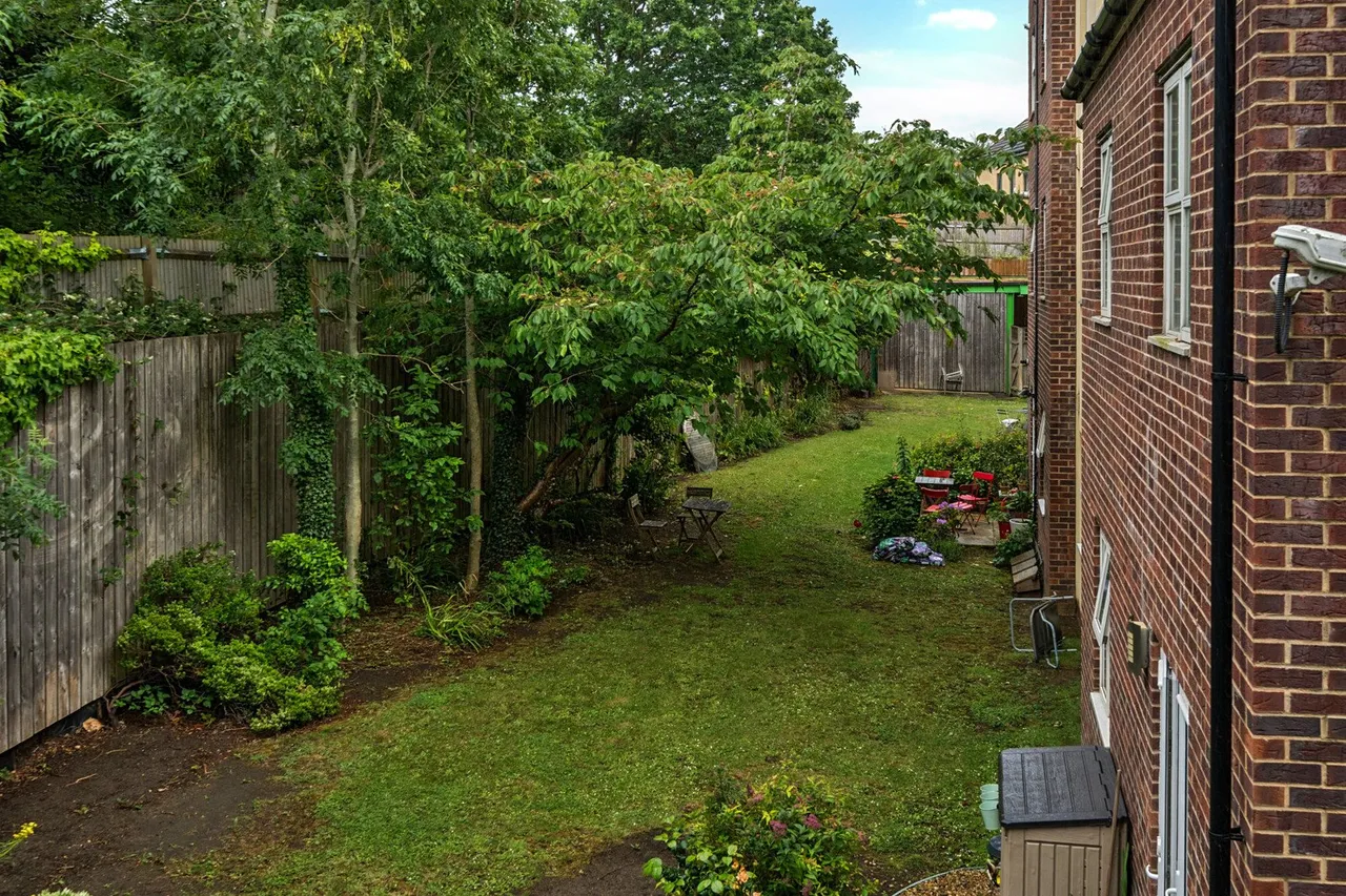 Beaumaris Gardens, SE19, photo 12