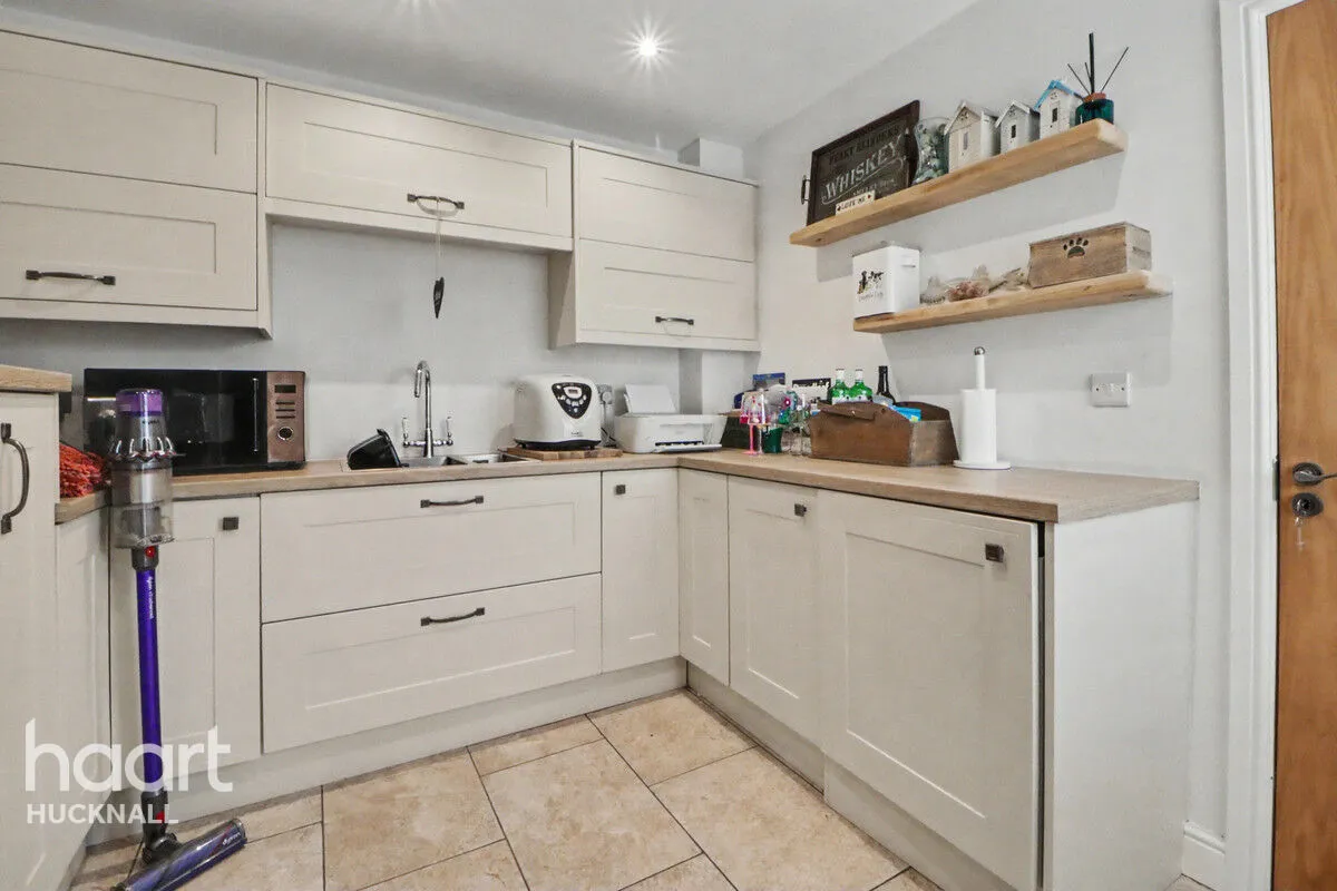 Park Drive, Nottingham, NG15, photo 12