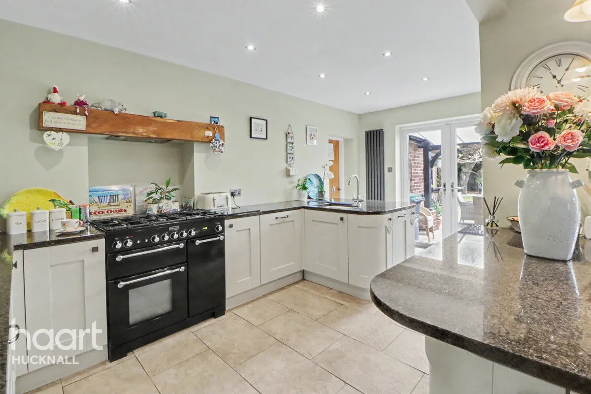 Park Drive, Nottingham, NG15, photo 6