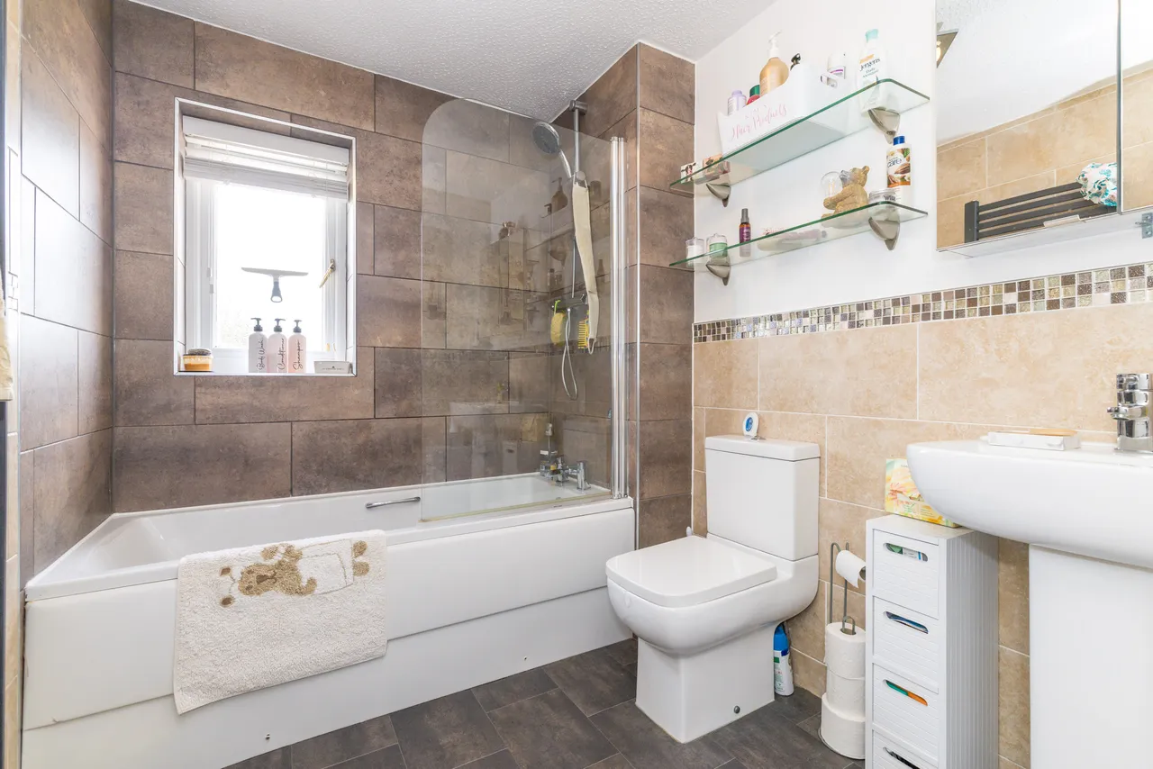 Ashdown Drive, Clayton-Le-Woods, PR6, photo 3