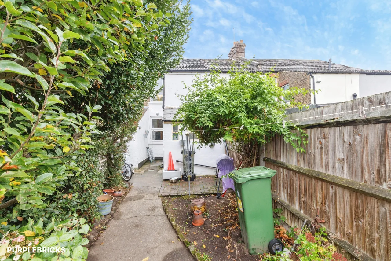 Vicarage Road, Watford, WD18, photo 13