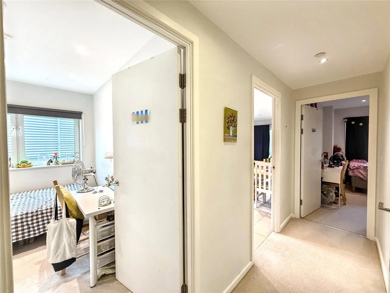 Juniper Drive, London, photo 4