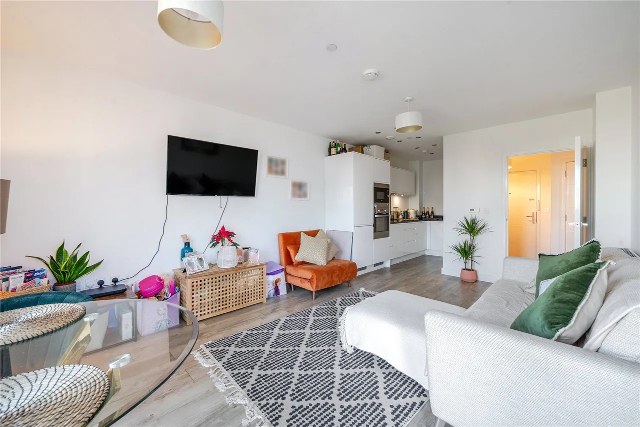 Lakeside Drive, Park Royal, NW10, photo 5