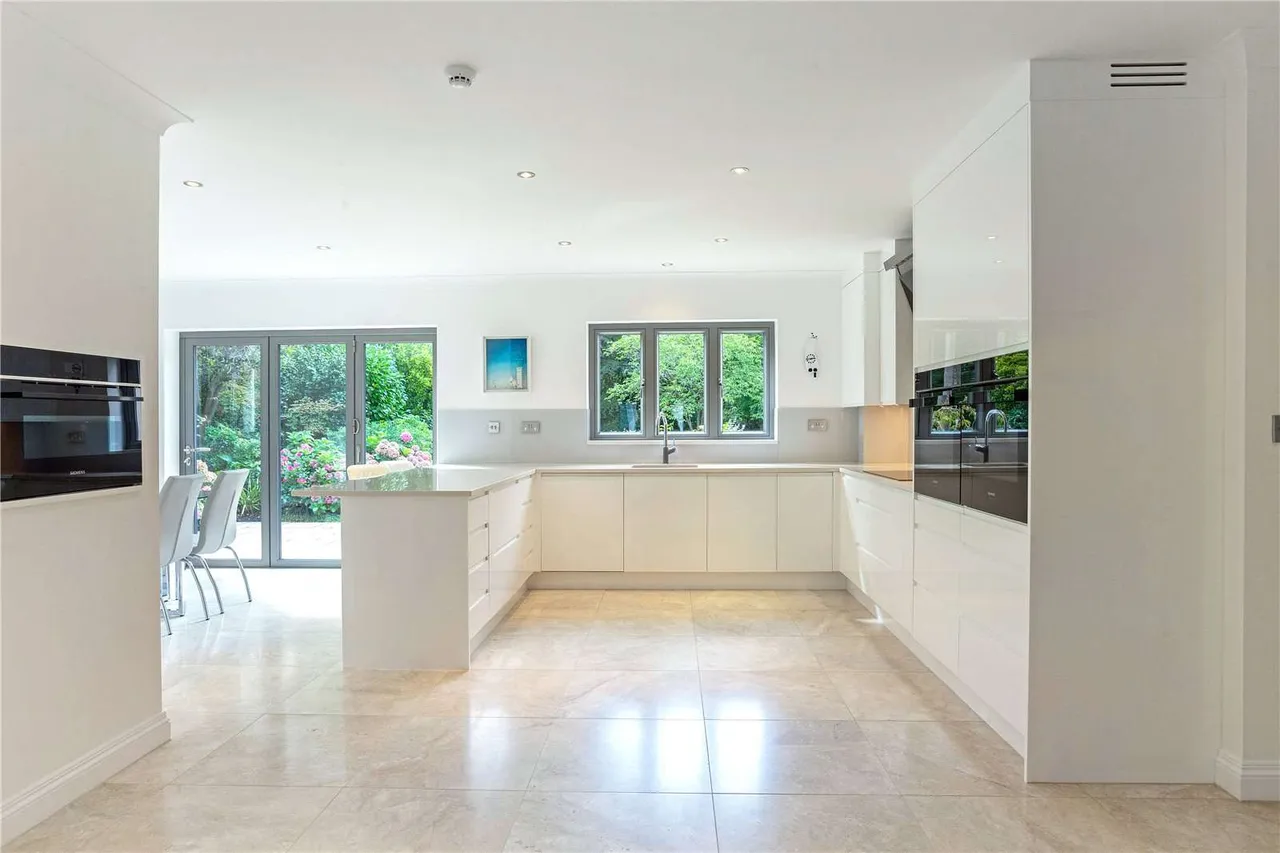 Chanctonbury Drive, Sunningdale, Berkshire, SL5 9PT, photo 6