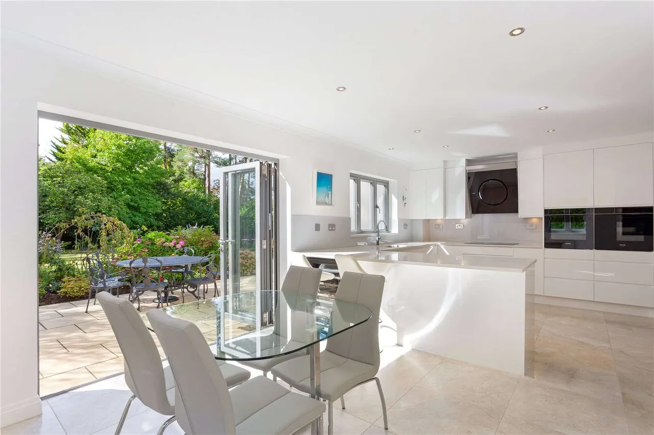 Chanctonbury Drive, Sunningdale, Berkshire, SL5 9PT, photo 7