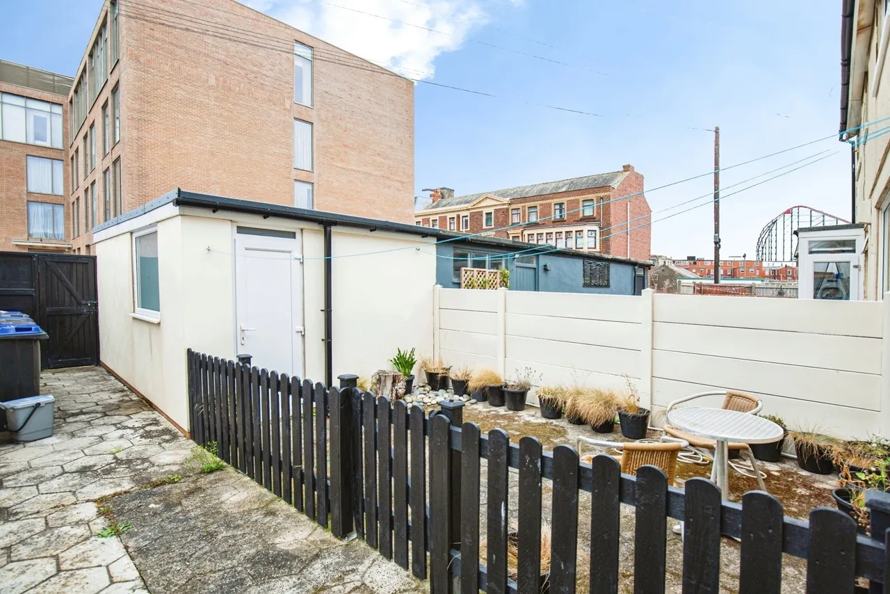 Clifton Drive, Blackpool, FY4, photo 13
