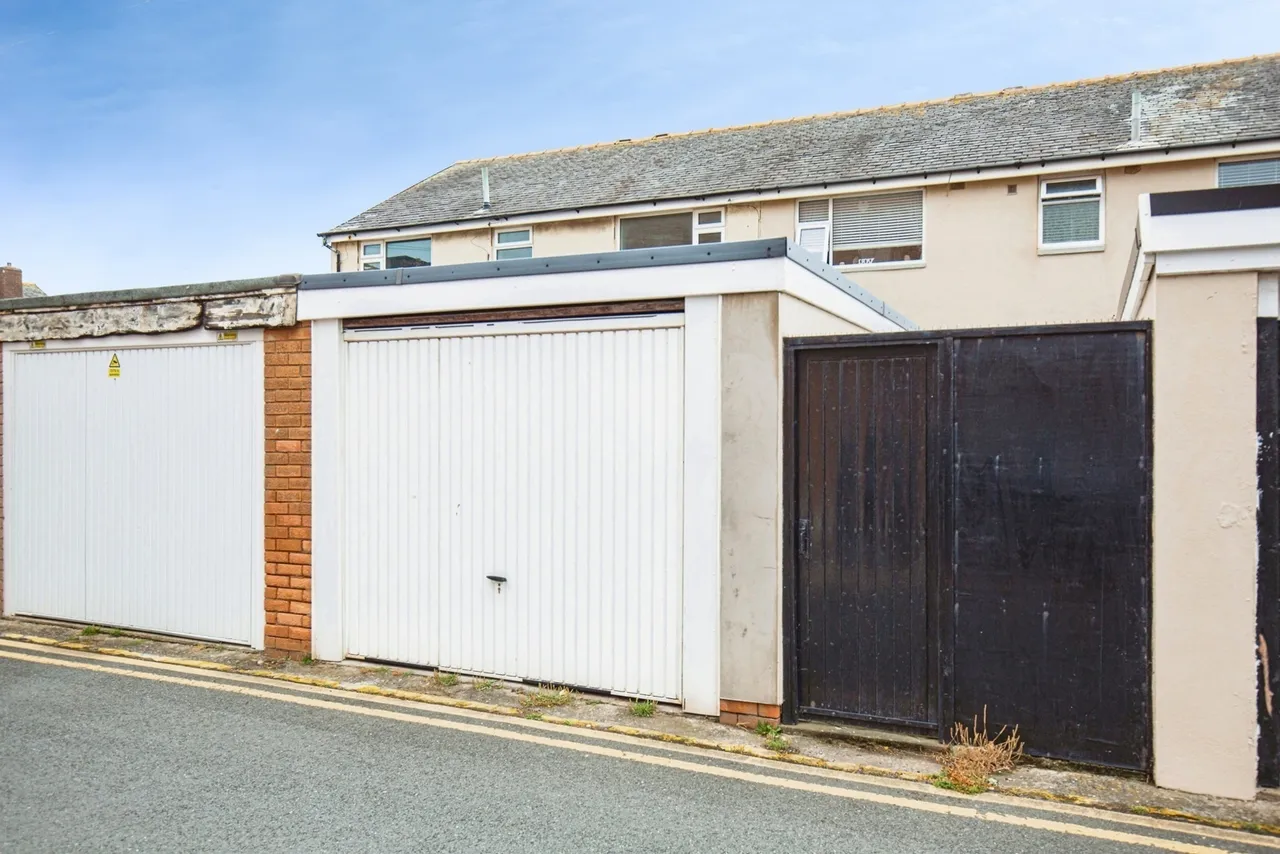 Clifton Drive, Blackpool, FY4, photo 14