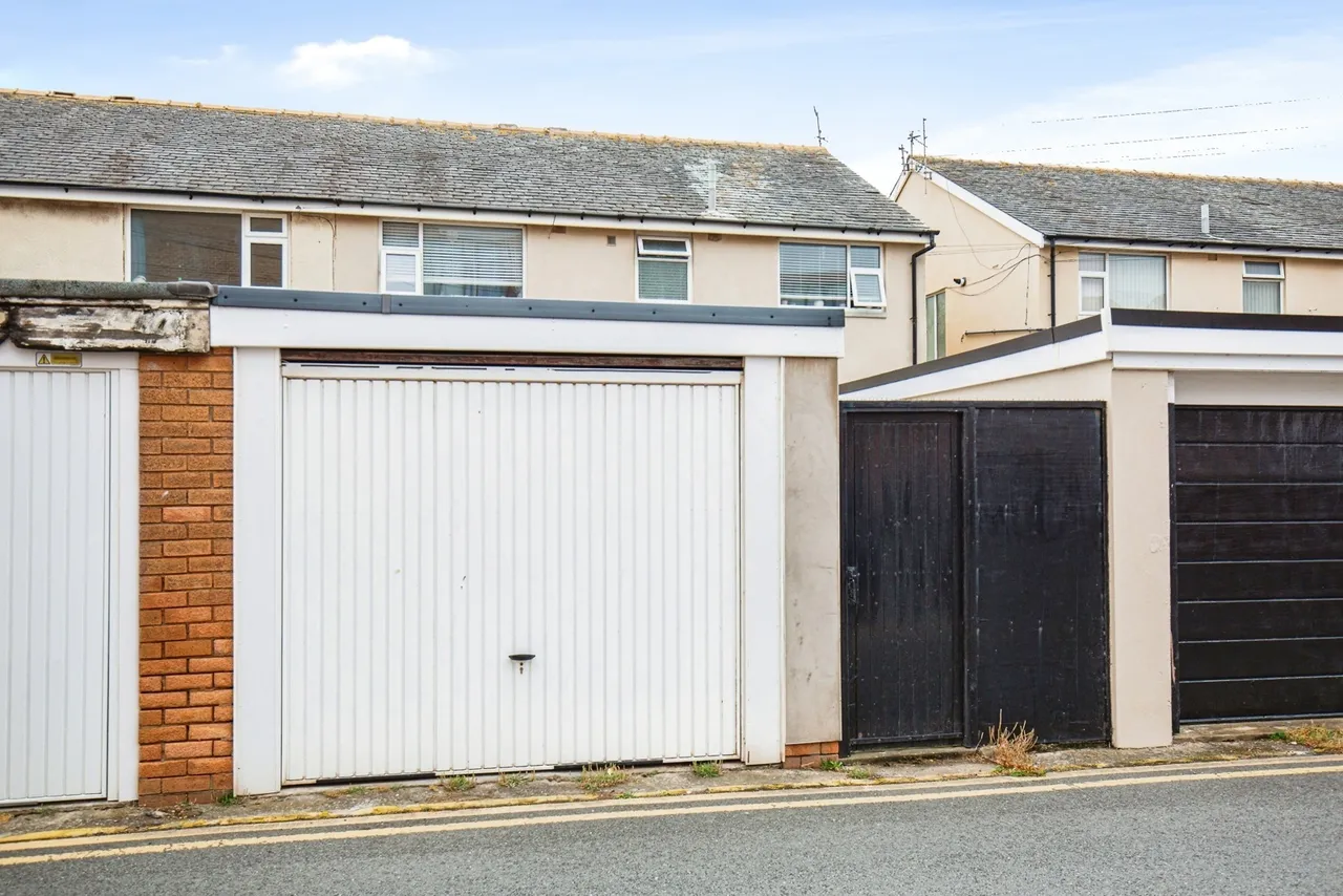Clifton Drive, Blackpool, FY4, photo 11